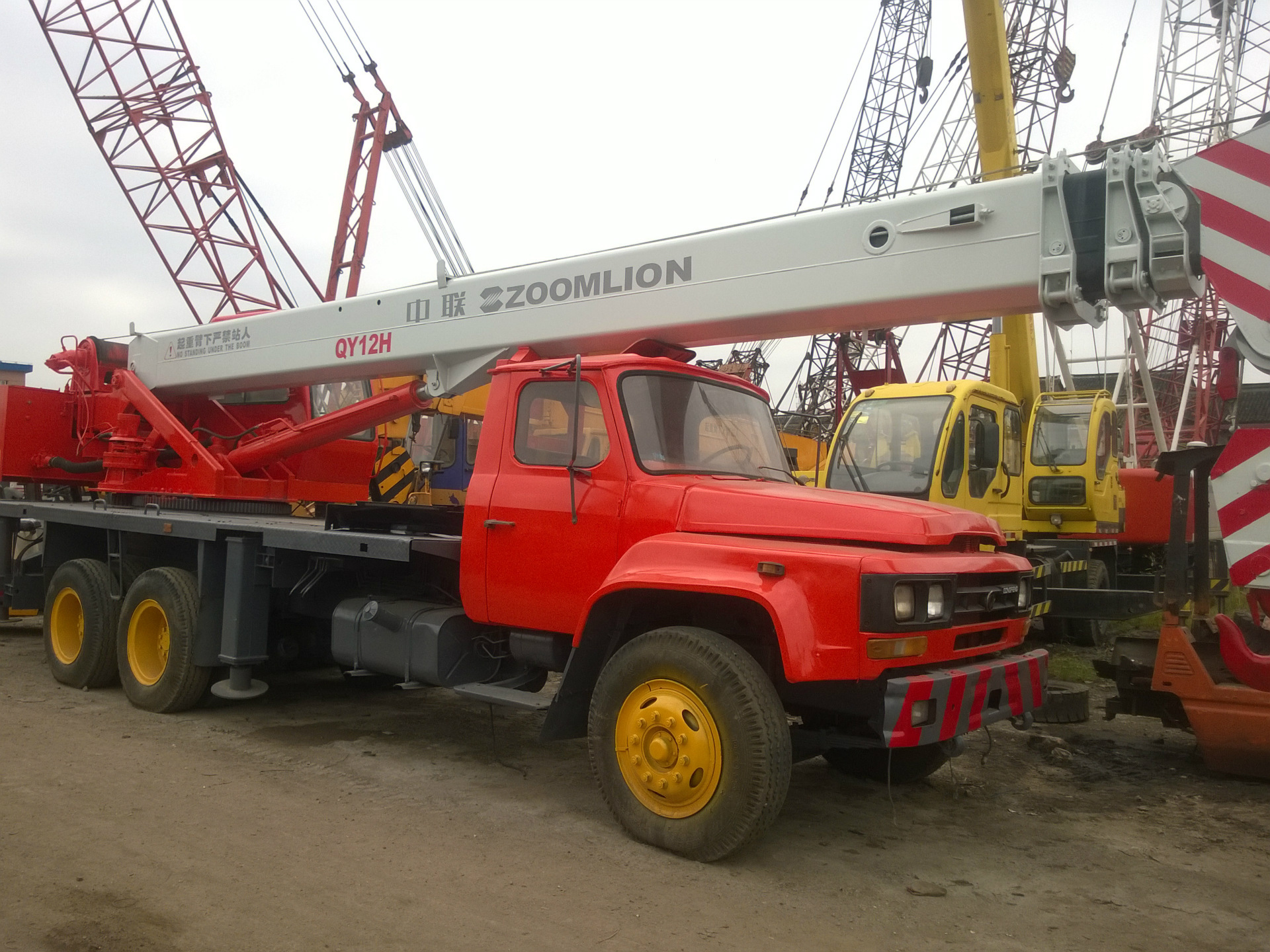 急售二手20噸吊車，性能優(yōu)越，價格實惠